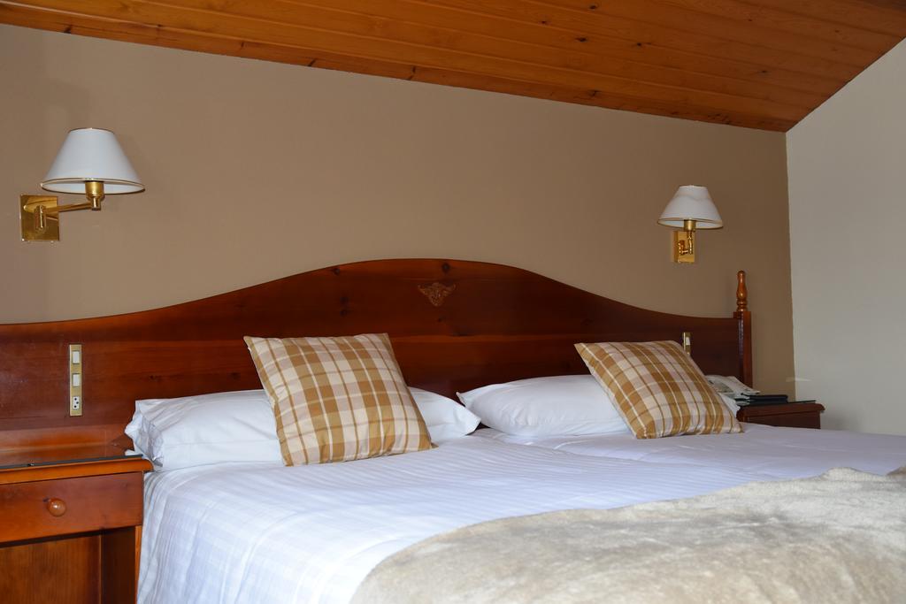 Hotel Roca Alp Exteriör bild