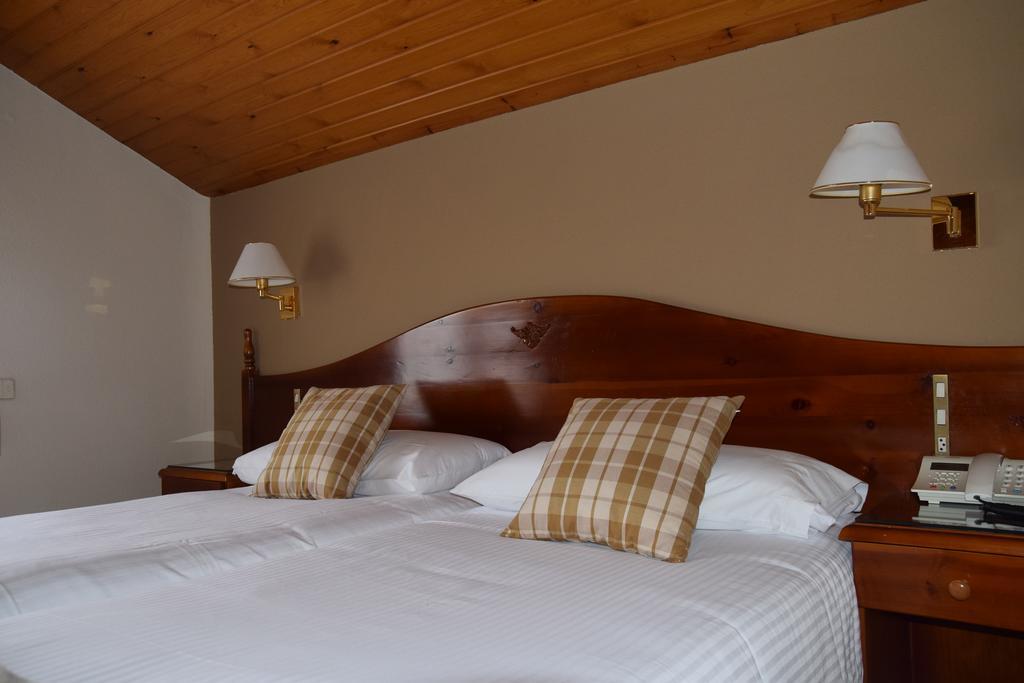 Hotel Roca Alp Exteriör bild