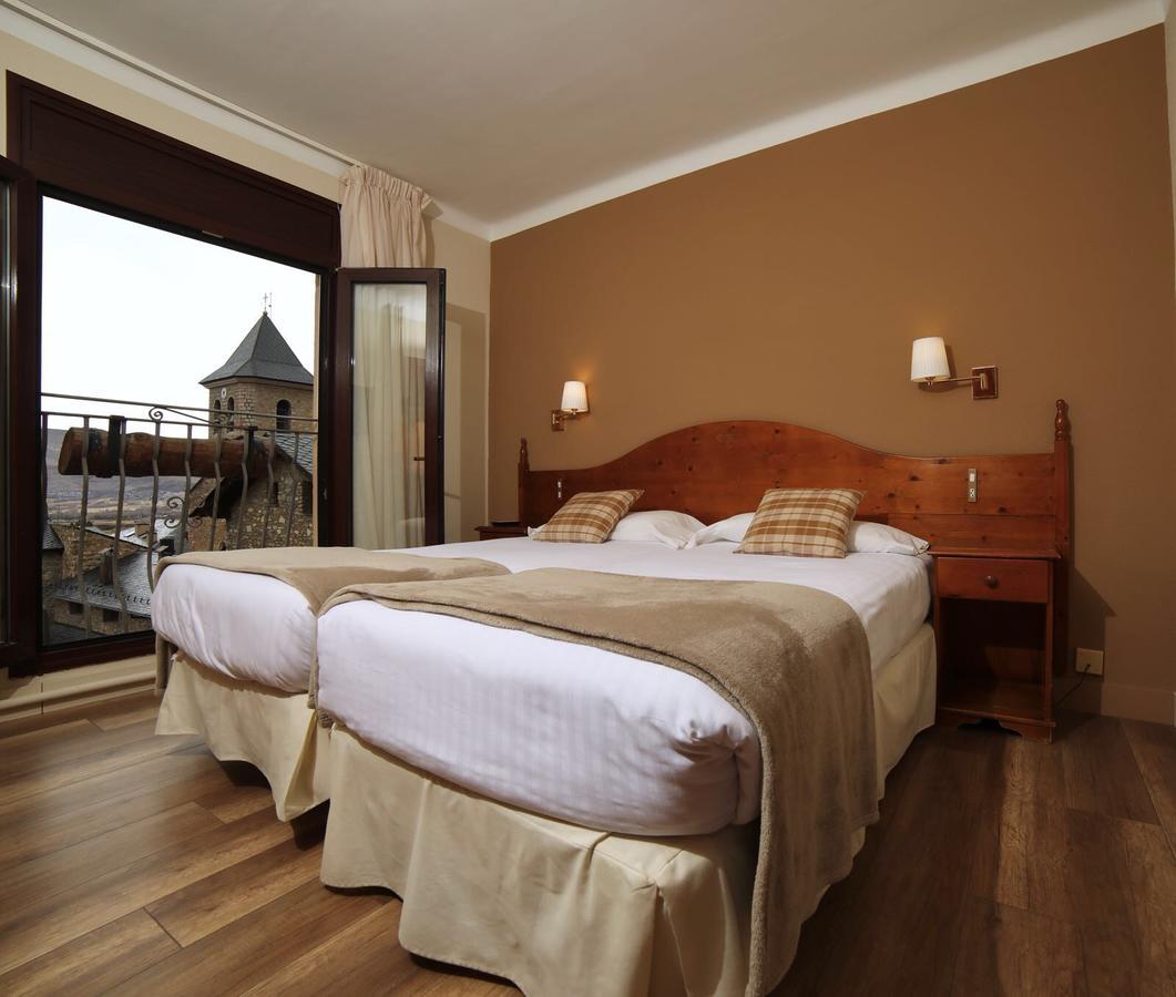 Hotel Roca Alp Exteriör bild