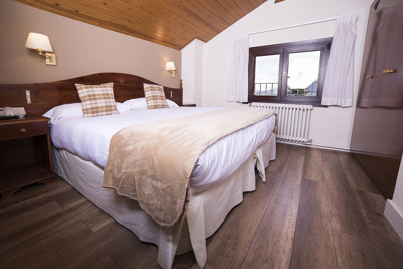 Hotel Roca Alp Exteriör bild